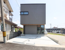 写真：カーサ・ヴァローレ西条東北町№1